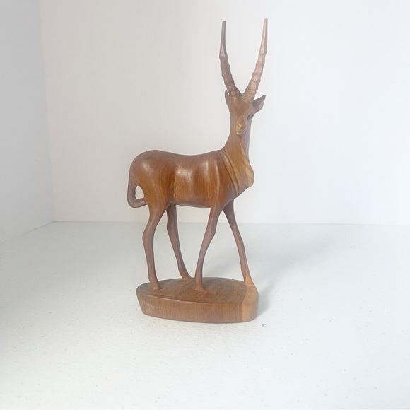 Pair of hand carved wild  animals impala and water buffalo - Picture 4 of 10